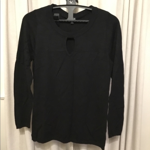 Black Key-hole Sweater